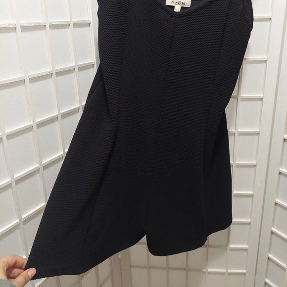 Black textured Romper - Picture 2 of 8